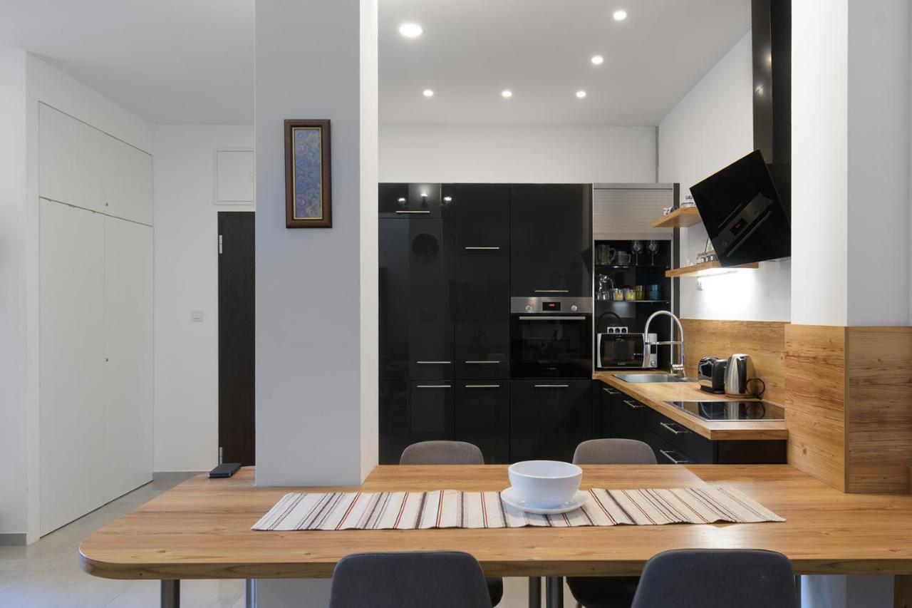 F9 And New F9 Apartment ซาเกร็บ ภายนอก รูปภาพ