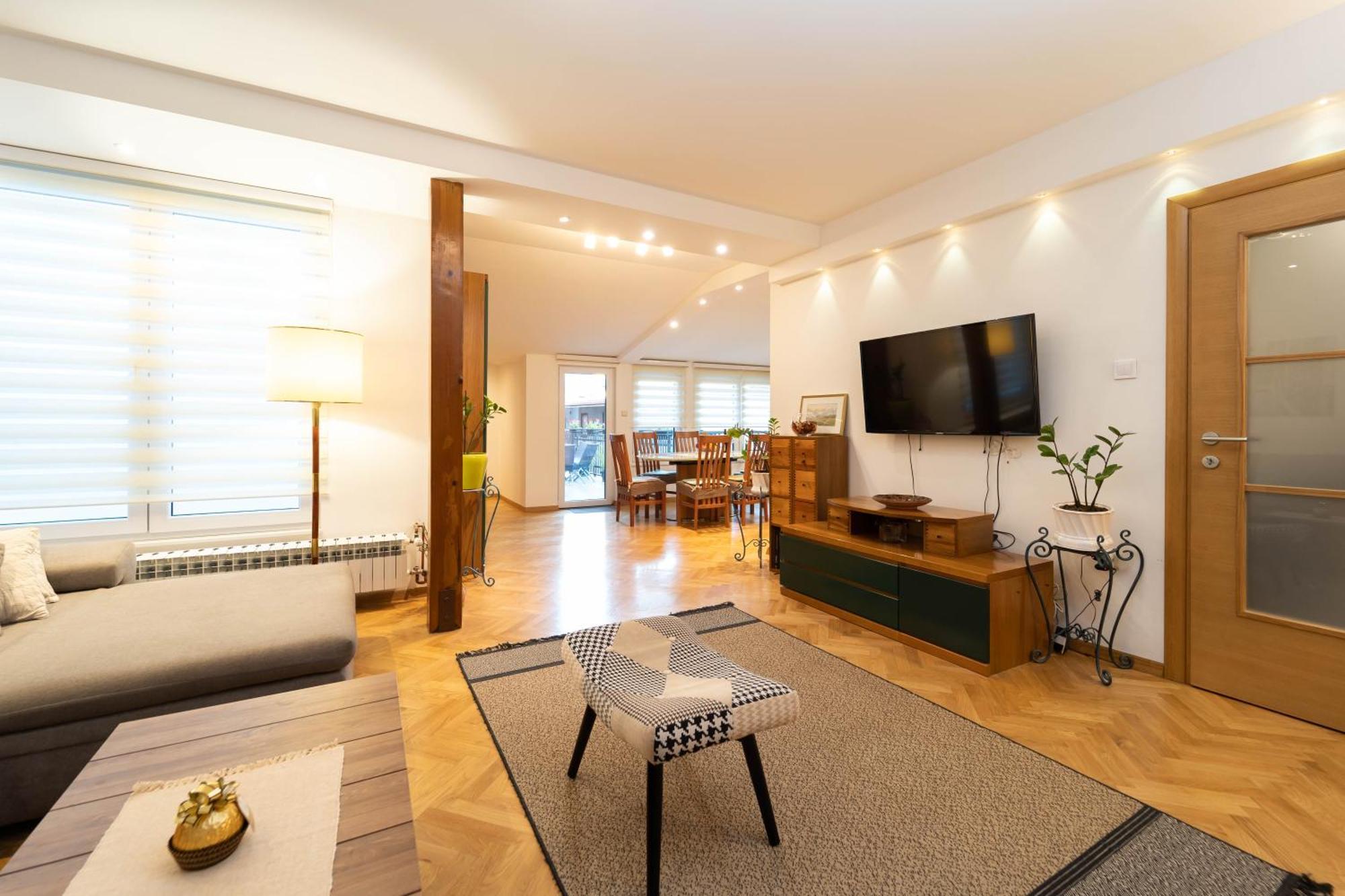 F9 And New F9 Apartment ซาเกร็บ ภายนอก รูปภาพ